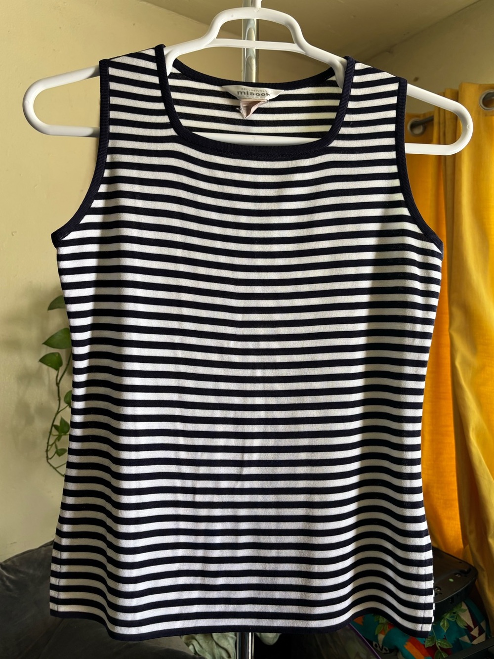 Exclusively Misook Sleeveless Striped Top Size L